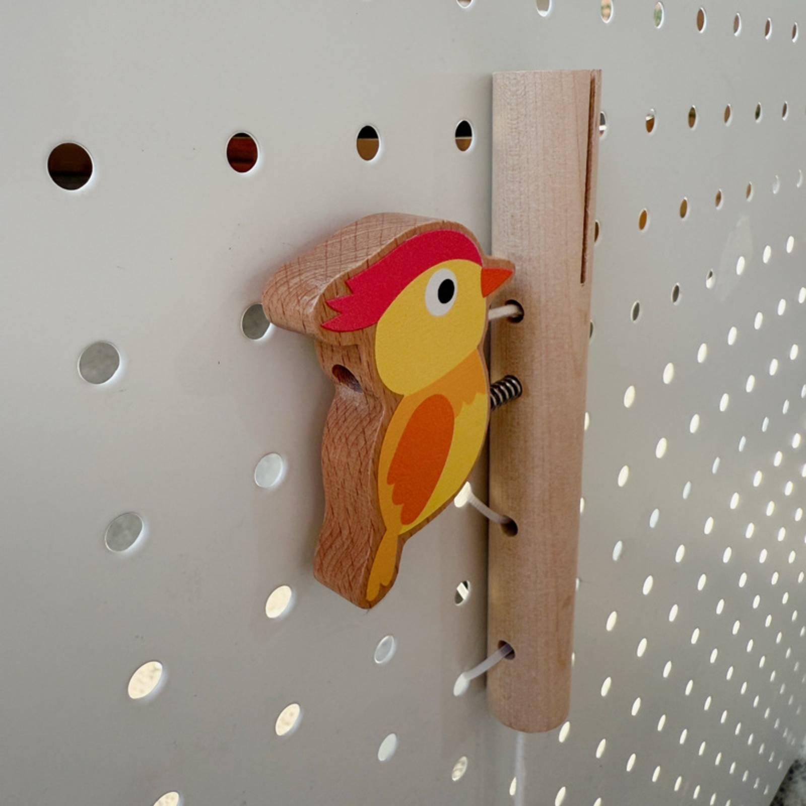 木製ビジーボード、引き紐付きバードノッカー、幼児向けの運動能 - Montessori Wooden Busy Board Toddler のレビューと価格